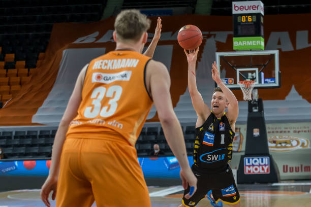 他需要更精 他需要更精